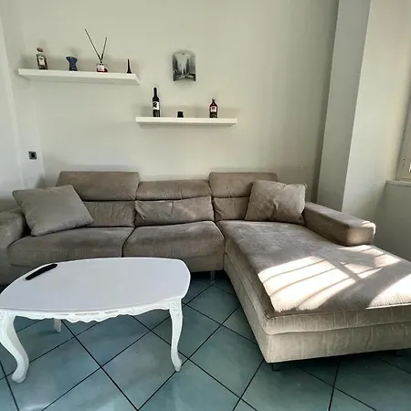 Seafront House شقة